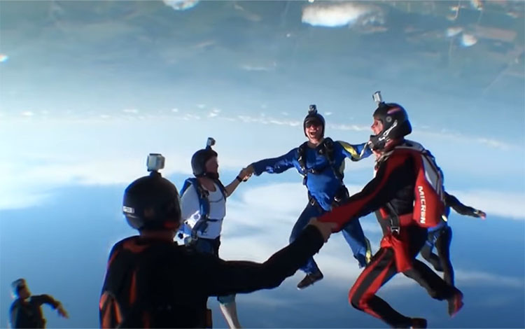 Preserving precious moments with stunning skydiving photos