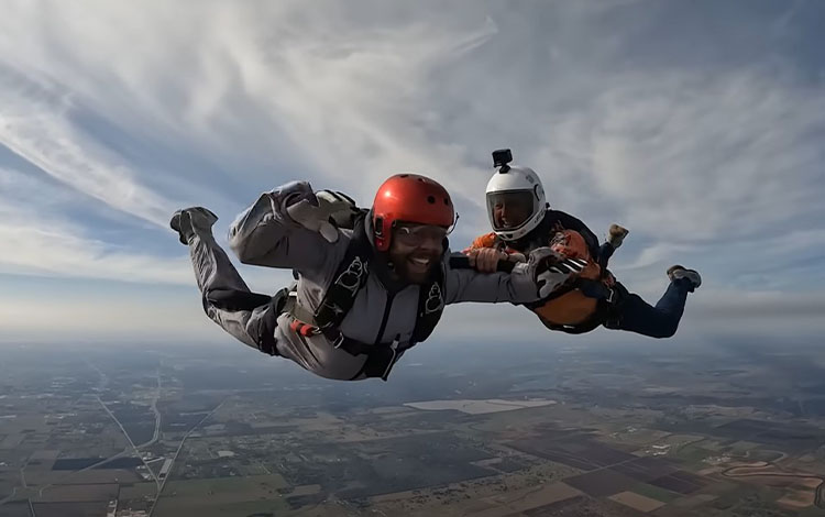 Ensuring a secure and controlled skydiving experience